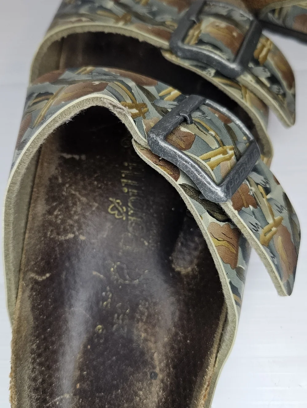 Papillio Jerry Garcia limited edition sandals Size L 8 M 6